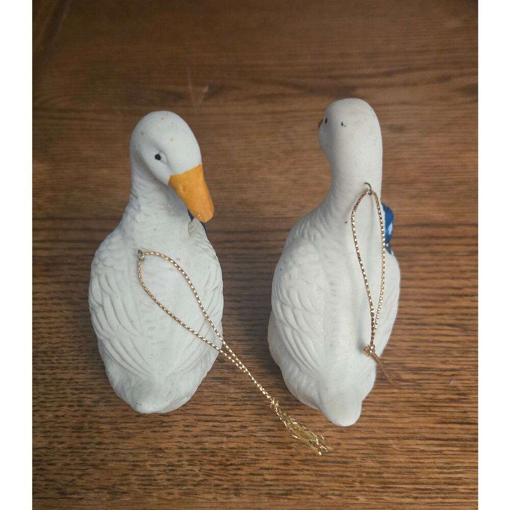 Vintage Country Geese Goose Ornaments Blue Ribbon Set Of 2 VTG Porcelain Decor - Picture 7 of 9